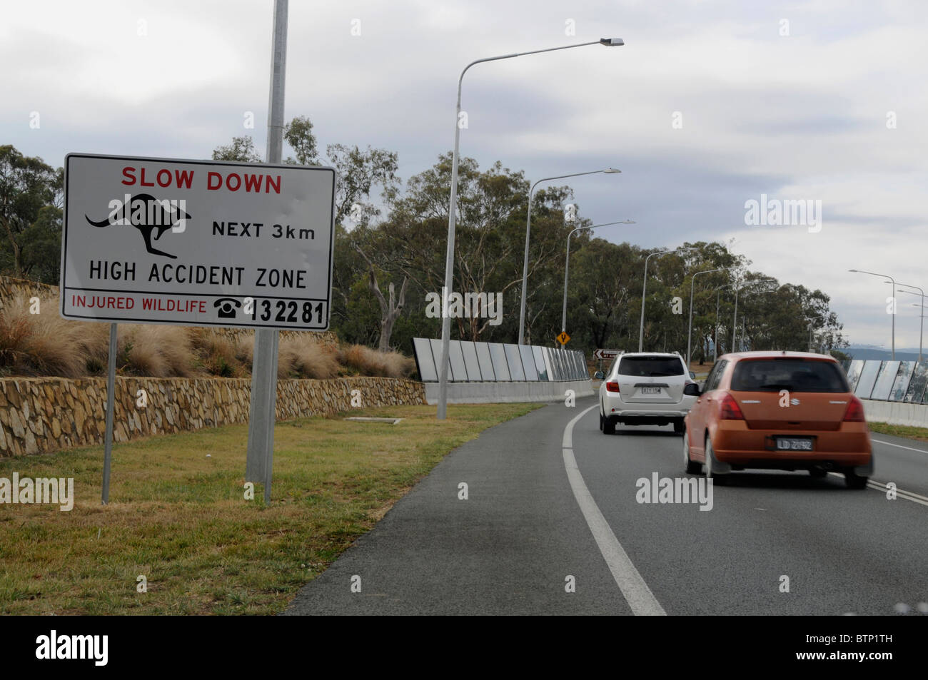 Un canguro traffico segno di avvertimento a Canberra, Australia Foto Stock