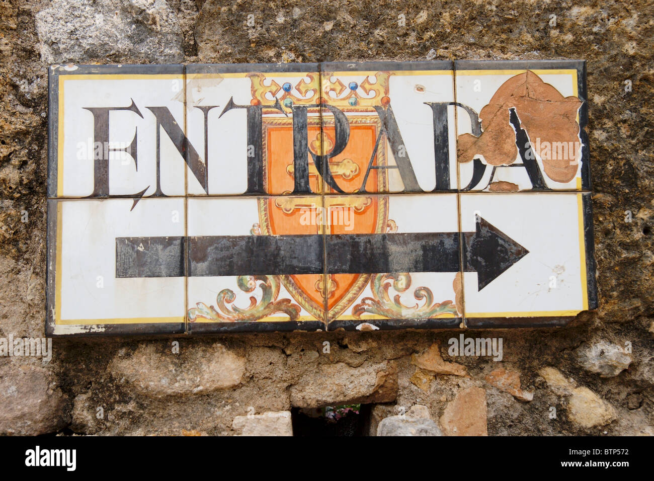 Santes Creus, Spagna, Catalunya, segno di ceramica Foto Stock