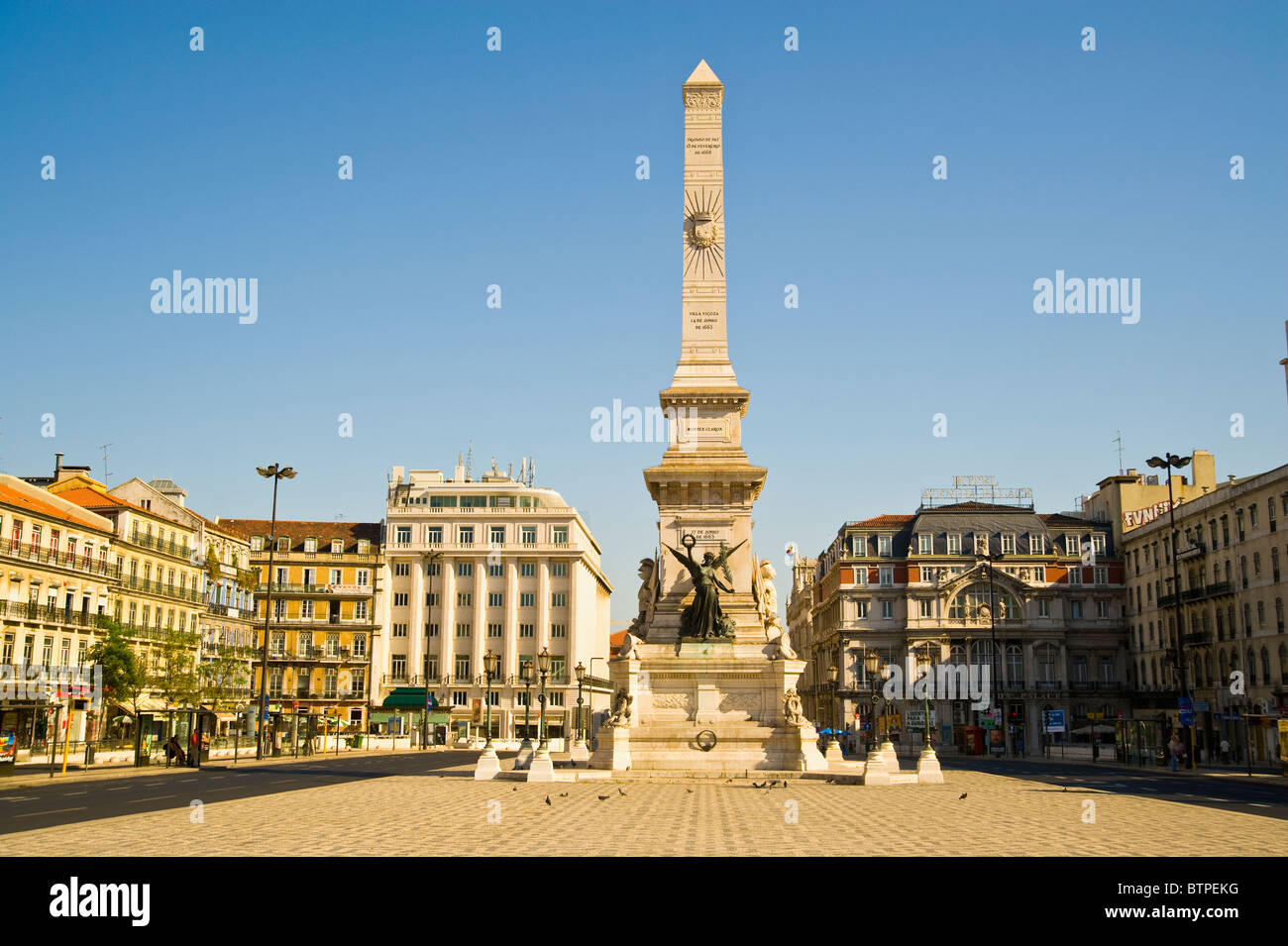 Obelisco in Piazza dei restauratori, Lisbona, Portogallo Foto Stock