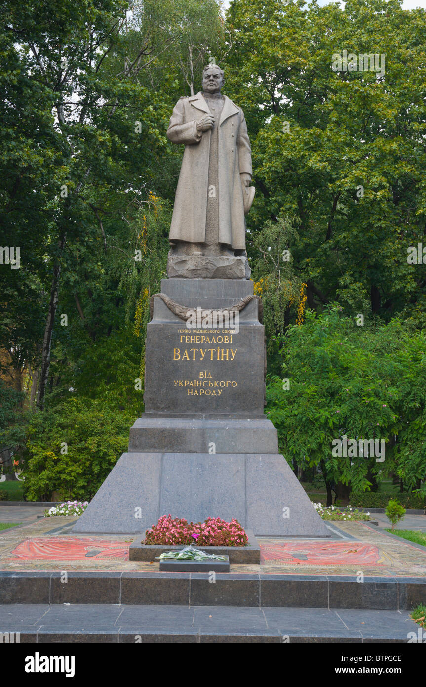 Ucraino Vatytyny generale statua Mariinskyi park Kiev Ucraina Europa Foto Stock