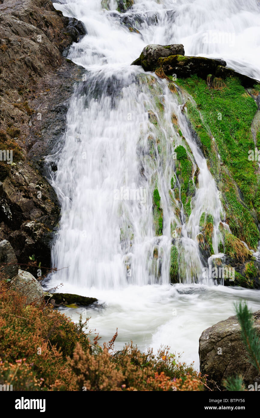 Rhaeadr Ogwen ( Ogwen cascate ) in corrispondenza della testa del Nant Ffrancon Valley in Gwynedd, il Galles del Nord. Foto Stock