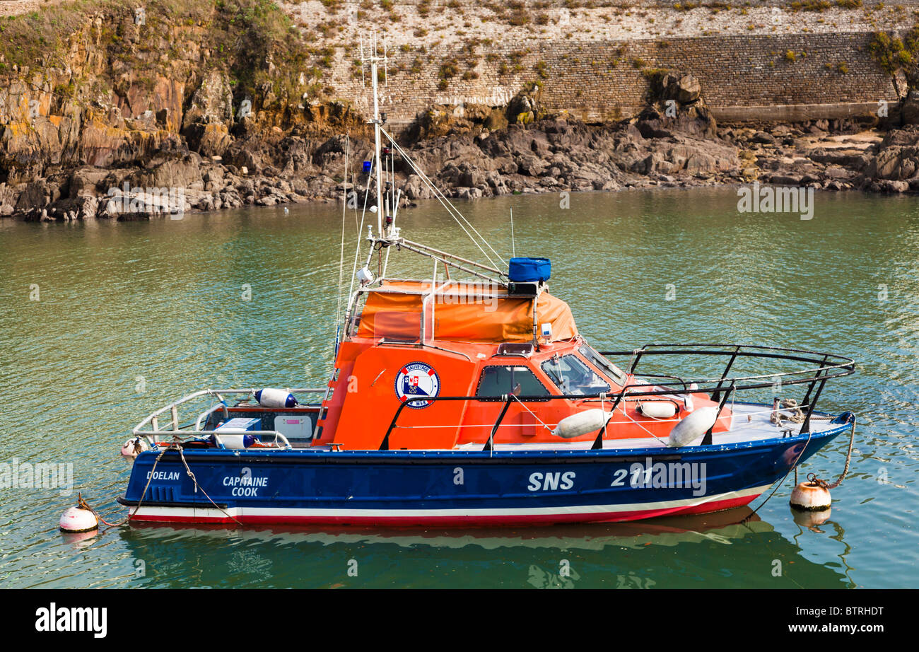 Scialuppa di salvataggio francese ormeggiata, Francia, Europa Foto Stock
