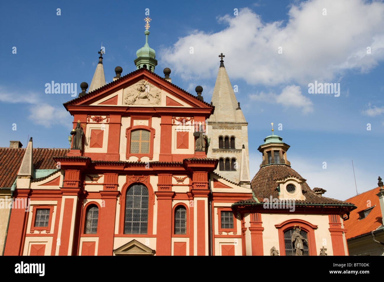 Basilica di San Giorgio Il Castello di Praga Foto Stock