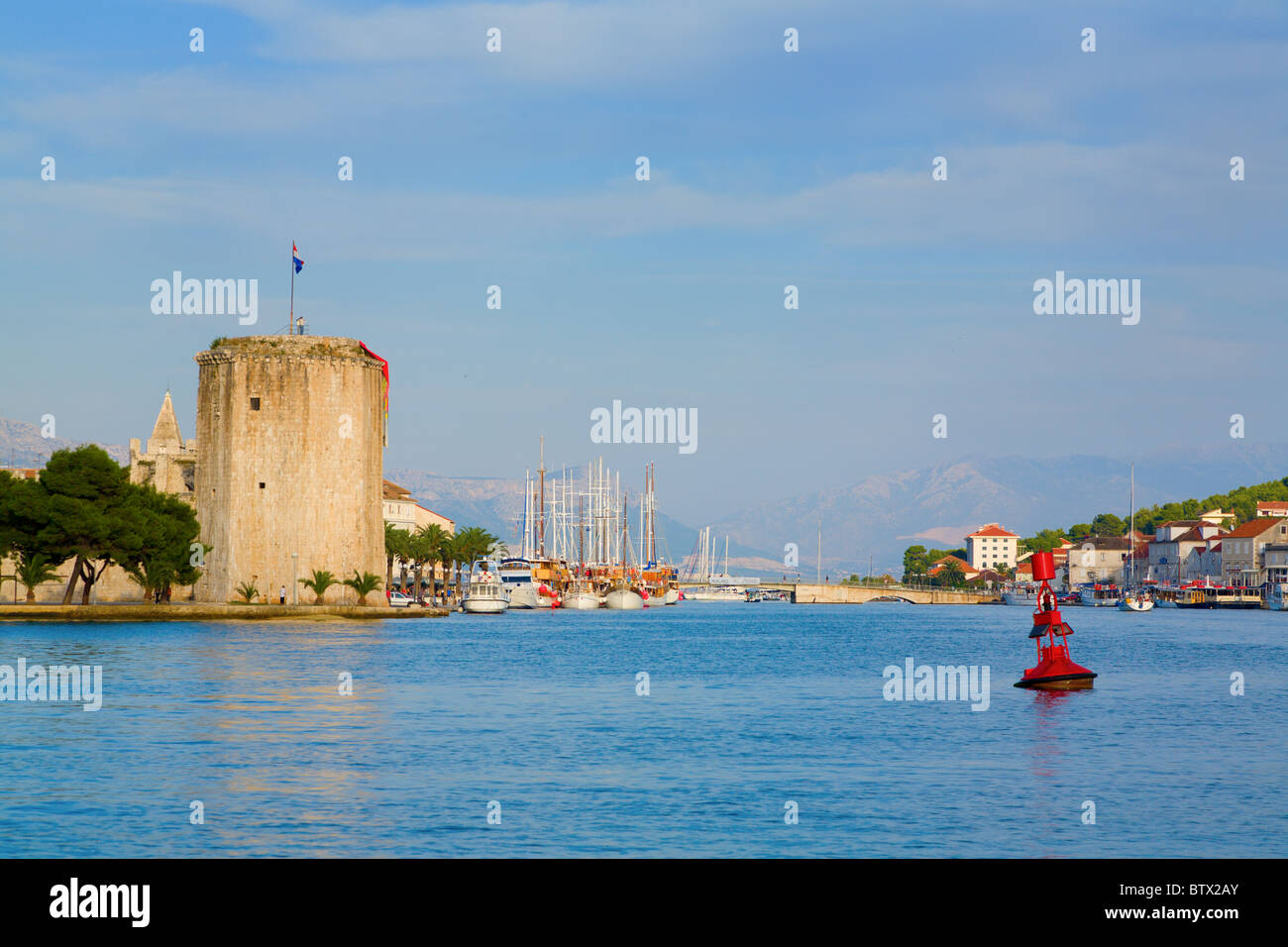 Ingresso a Trogir, Croazia città portuale sul Mare Adriatico Foto Stock