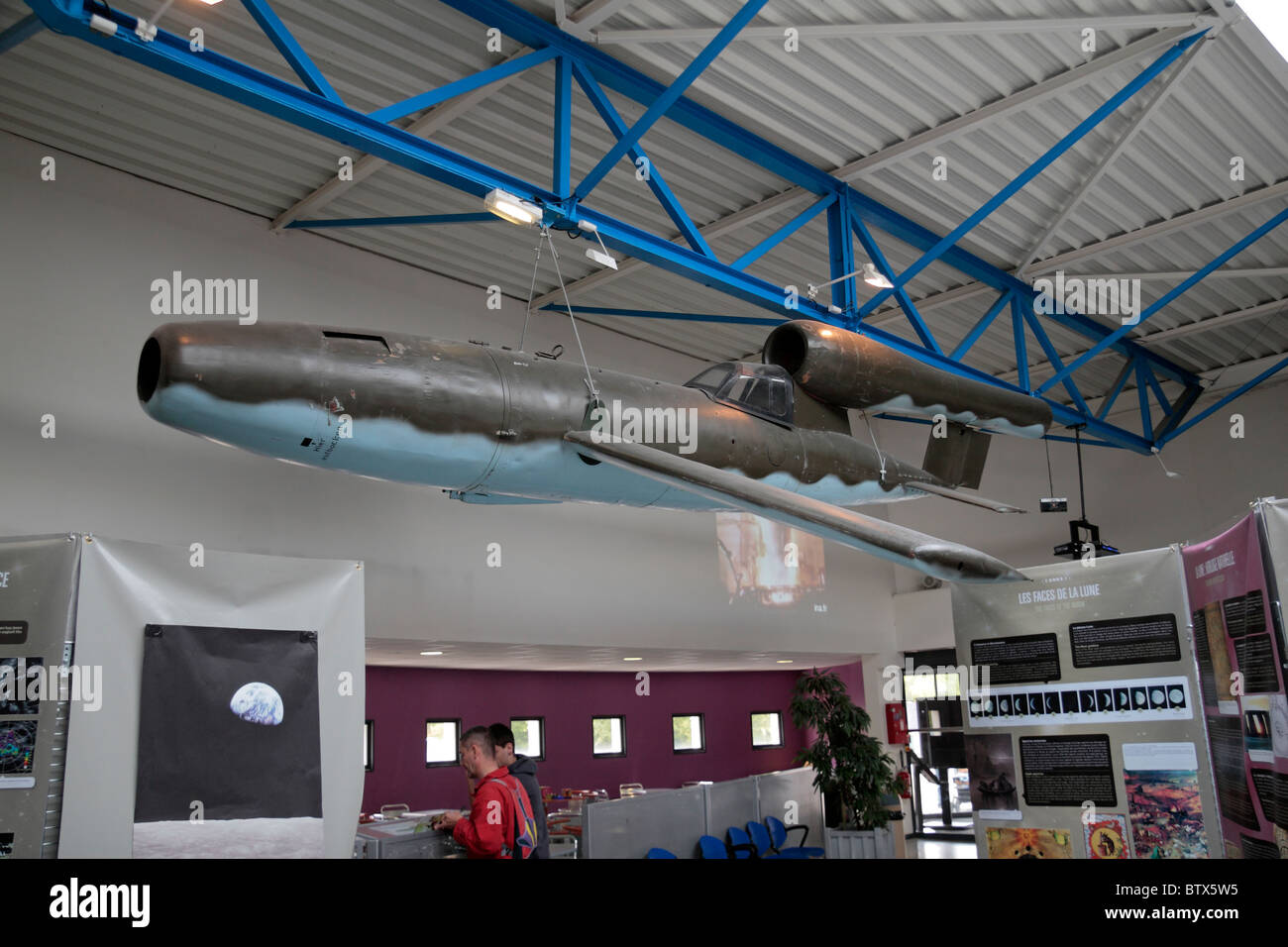 Un V1 impulso di prova a getto, bombe volanti con cabina di pilotaggio nel La Coupole Museum, Wizernes, vicino a St Omer, Francia. Foto Stock