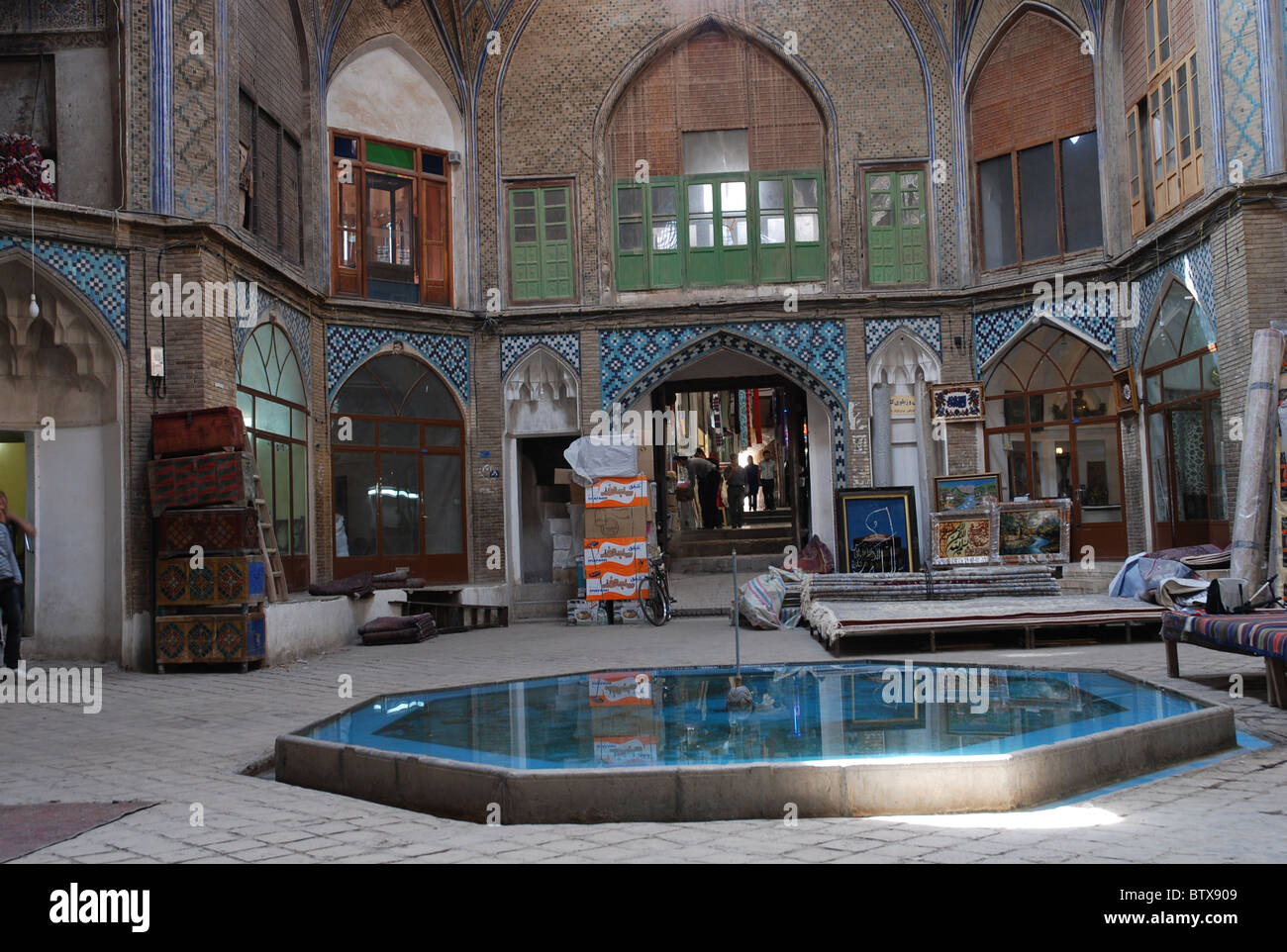 Kashan Bazaar in Iran e tornando al Qajar -era.Questo è il famoso Bazaar Carvan-Sara con Timche-ye Amin al Dowieh . Foto Stock