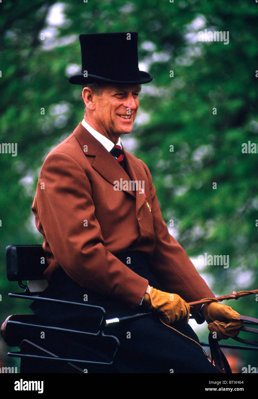 WINDSOR - 16 maggio: il Principe Filippo del Duca di Edimburgo in dressage sezione del carrello di guida su eventi maggio 16,1987 Foto Stock