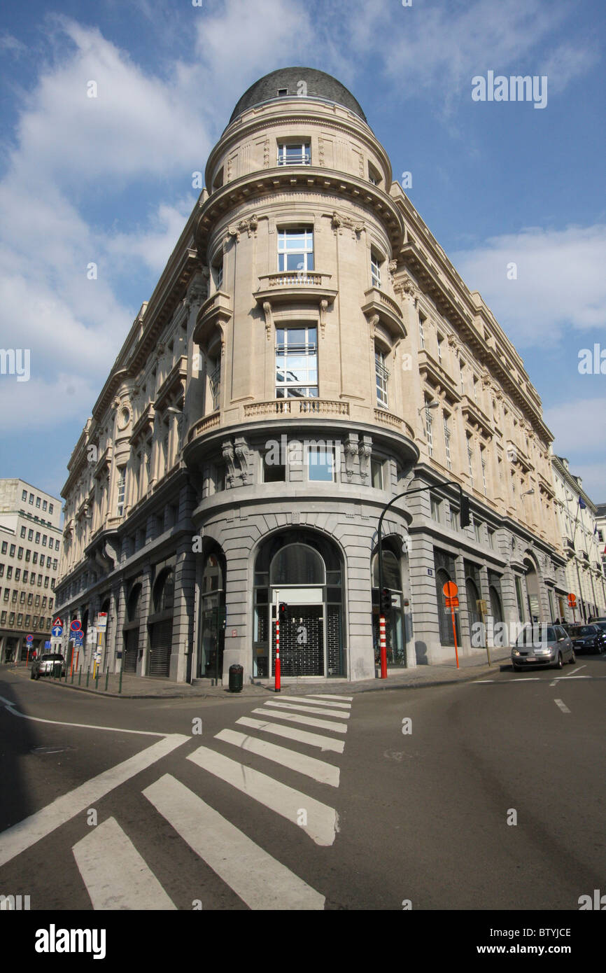 Tipica architettura al Boulevard de l'Imperatrice nel centro di Bruxelles. Foto Stock