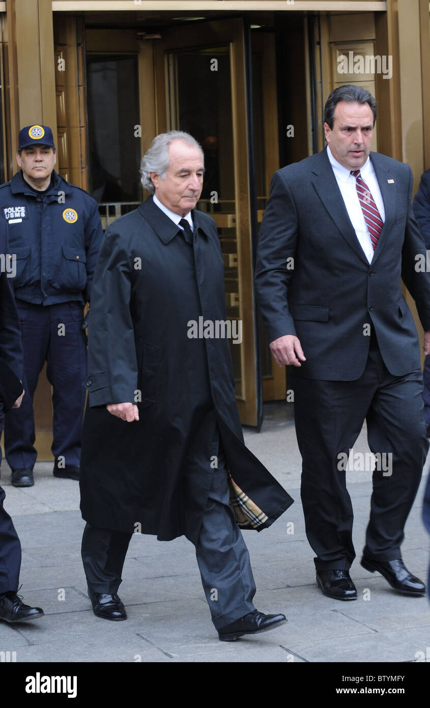 Bernie Madoff per perorare colpevole di 11 conta di frode Foto Stock