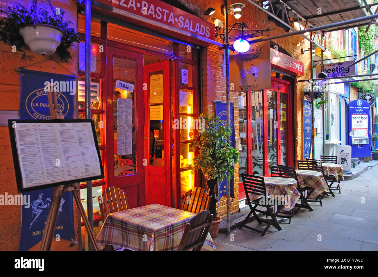 Il ristorante italiano, Neal's Yard, Covent Garden, London Borough of Camden, Greater London, England, Regno Unito Foto Stock