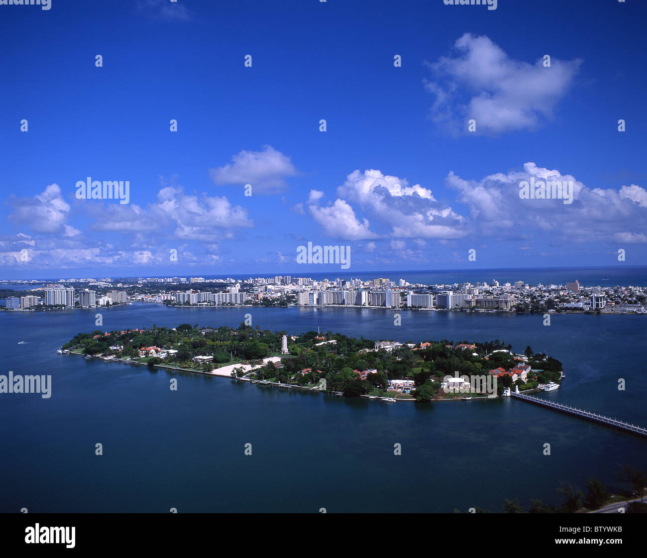 Vista aerea della periferia di Miami, Miami, Florida, Stati Uniti d'America Foto Stock