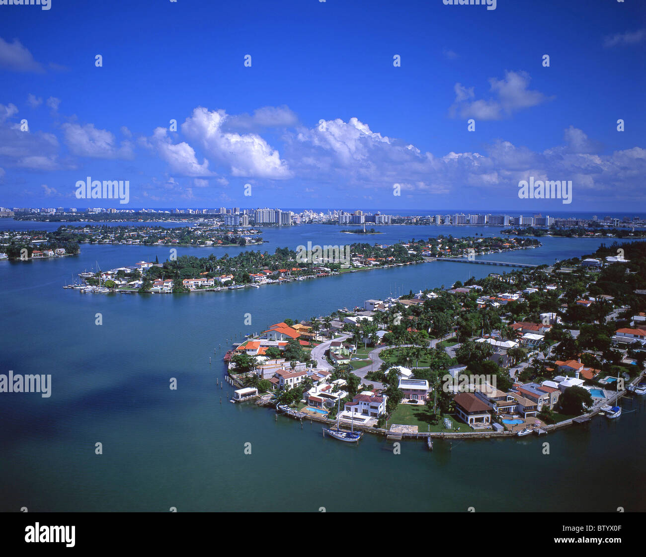 Vista aerea della periferia di Miami, Miami, Florida, Stati Uniti d'America Foto Stock
