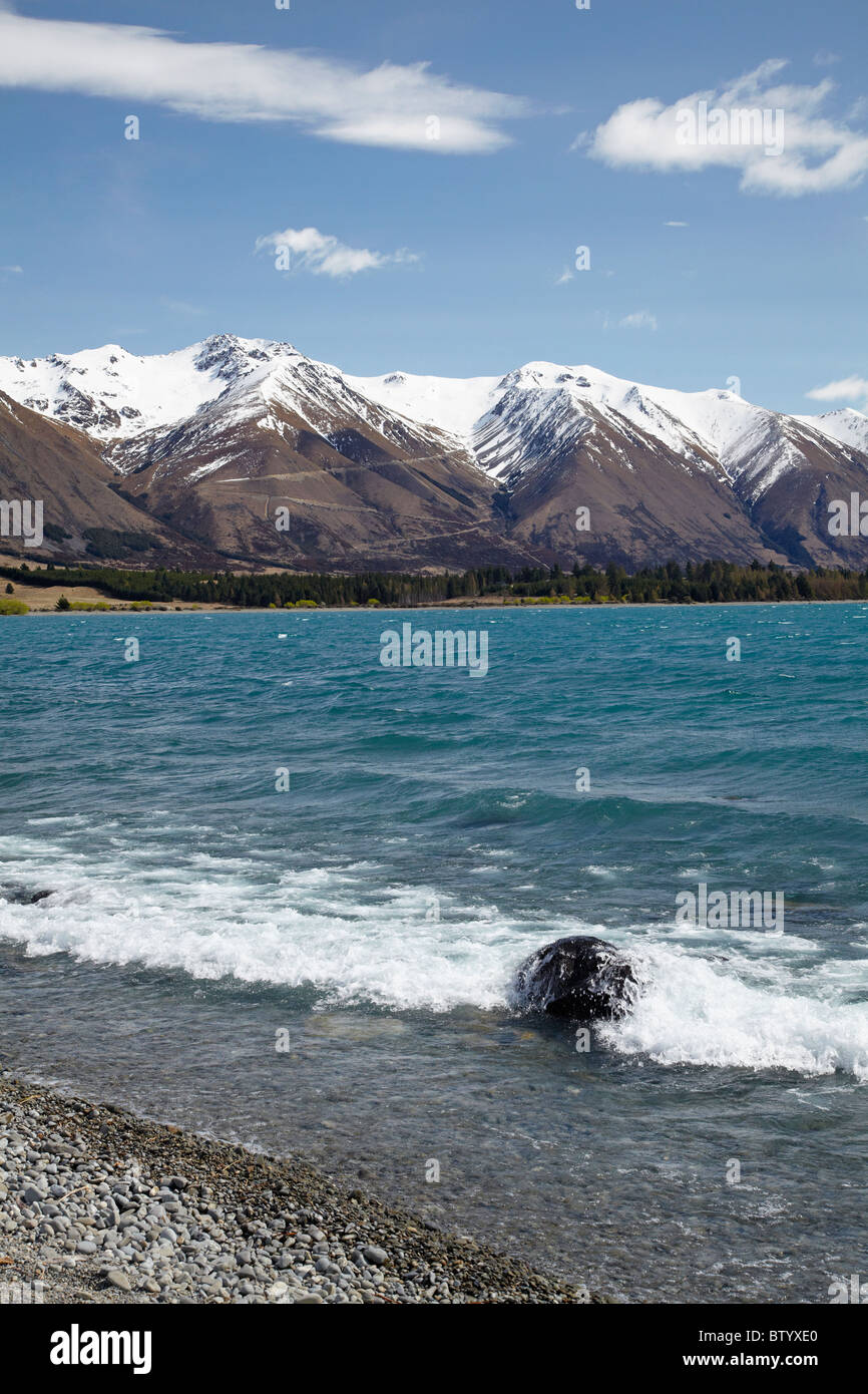 Il lago di Ohau e gamma di Ohau, Canterbury, Isola del Sud, Nuova Zelanda Foto Stock