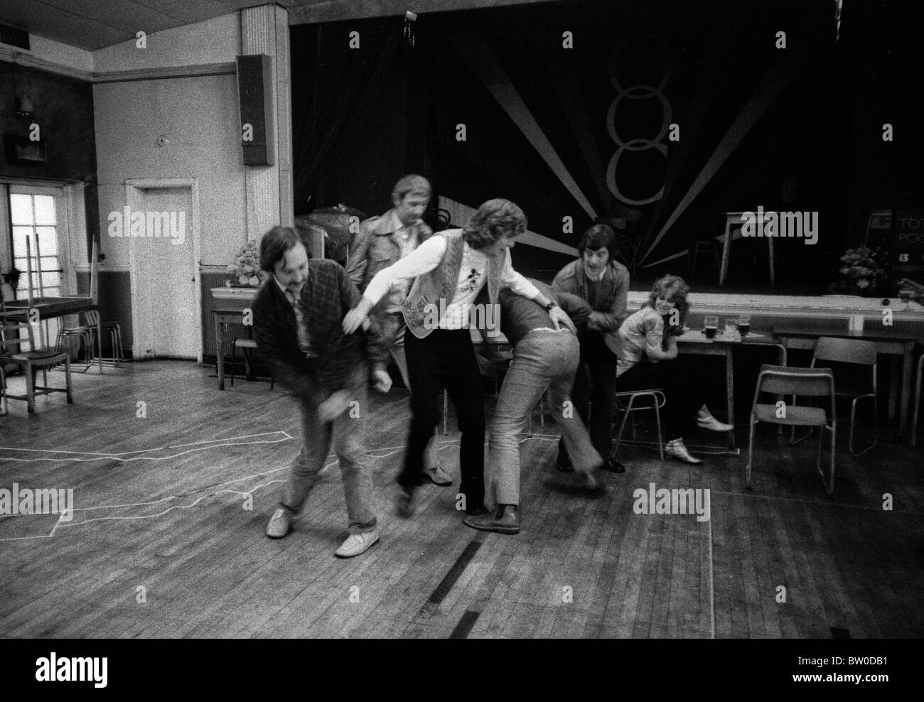 Il cast di Monty Python's Flying Circus durante le prove a Acton lavorando Mens Club in ottobre 1970 Foto Stock