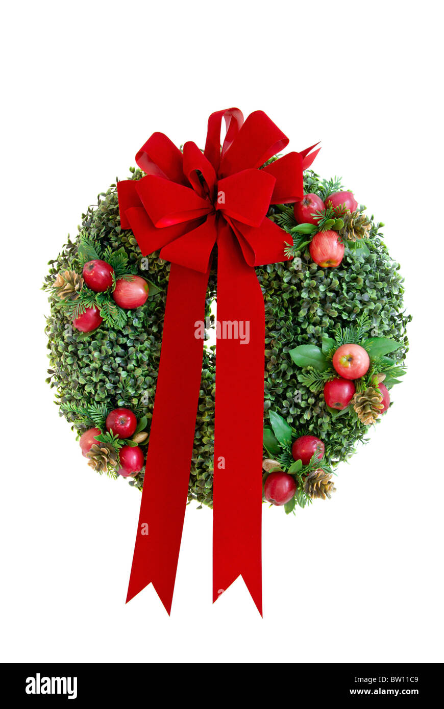 Ghirlanda di Natale con Red Velvet bow isolato su uno sfondo bianco Foto Stock