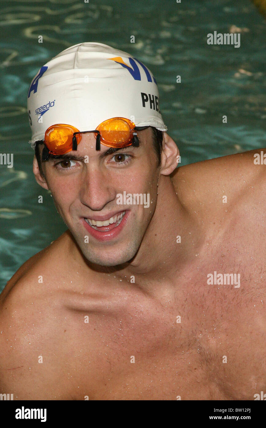 Campione olimpionico Michael Phelps a VISA giocare ogni giorno Jump Start concedere la presentazione Foto Stock