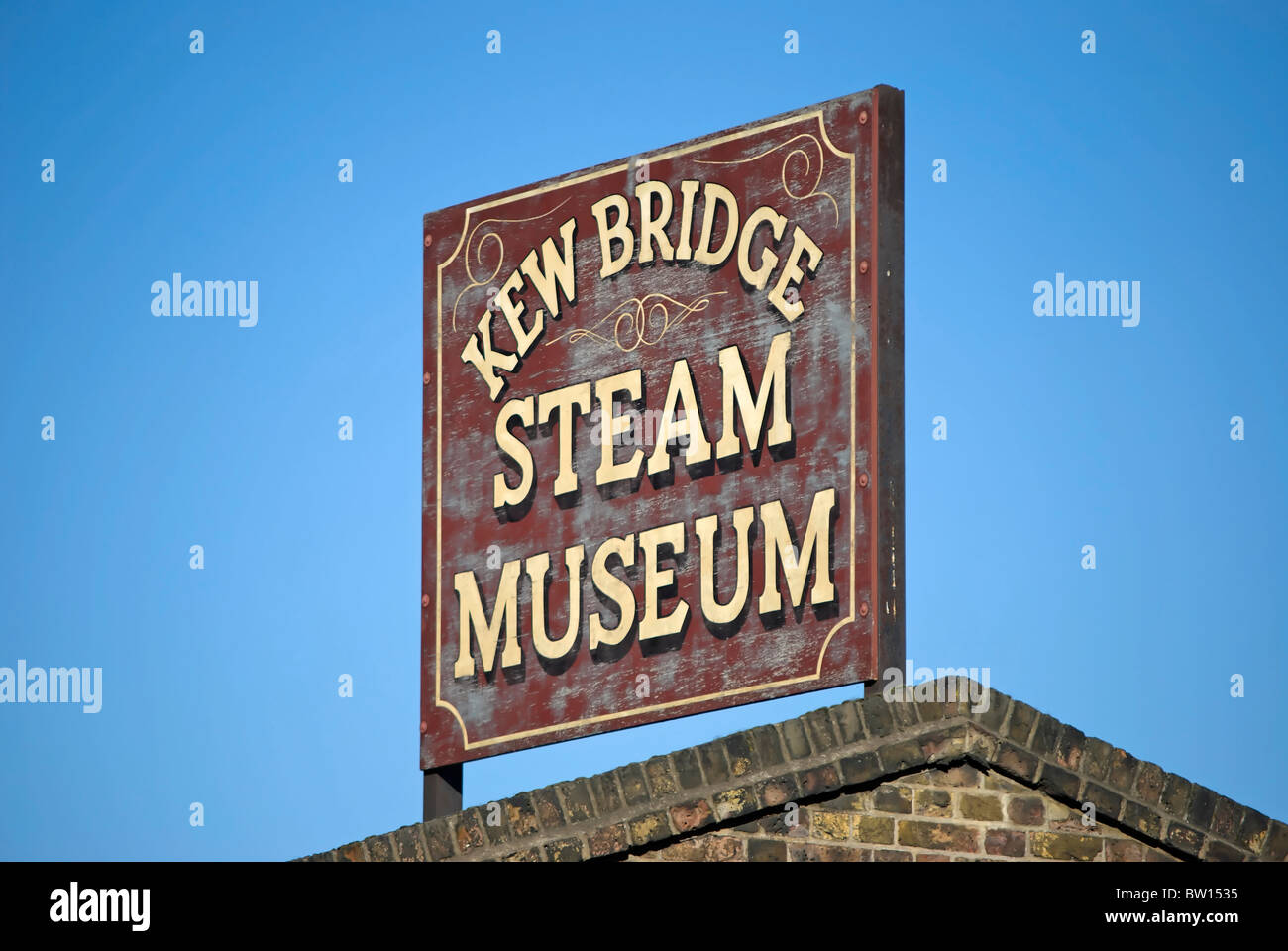 insegna per l'ex museo del vapore kew bridge, ora il museo dell'acqua e del vapore di londra, brentford, londra, inghilterra Foto Stock