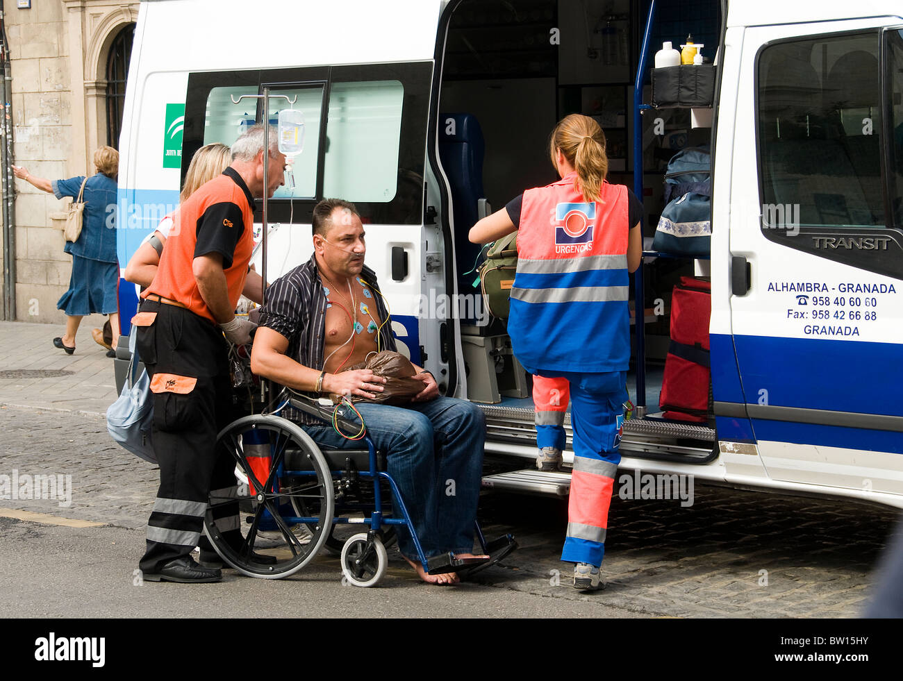 Granada di primo soccorso in ospedale in ambulanza Spagna Andalusia medico del paziente Foto Stock
