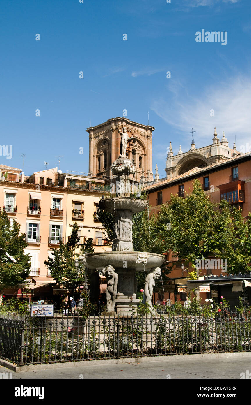 Luogo Plaza de Bib Rambla Granada città centro storico Spagna Andalusia Foto Stock