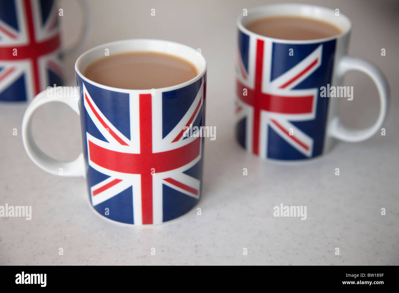 Tre tazze di tè con la bandiera europea sul lato REGNO UNITO Foto Stock