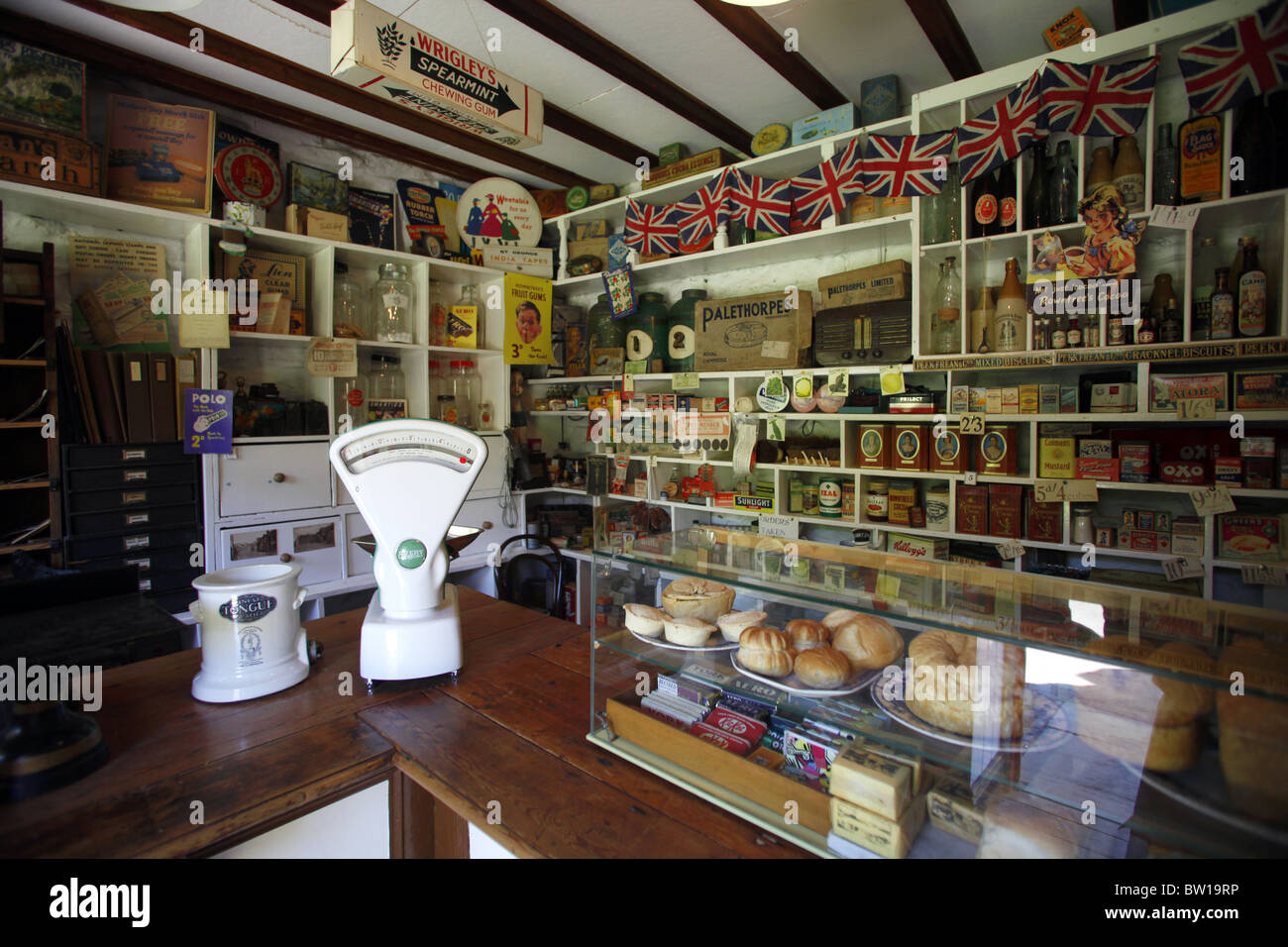 1930 GENERAL STORE Hutton Le Hole North Yorkshire MALTON North Yorkshire Inghilterra Hutton Le Hole North Yorkshire 23 Maggio 2010 Foto Stock
