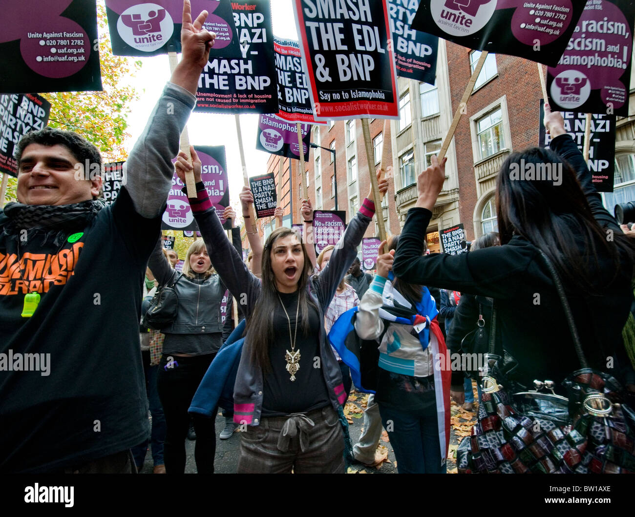 Protesta a Londra contro il razzismo islamofobia la BNP e la EDL Foto Stock