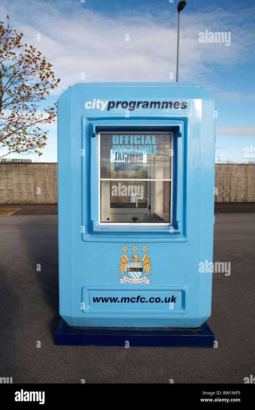 Programma stand al Manchester City Football Club Regno Unito Foto Stock