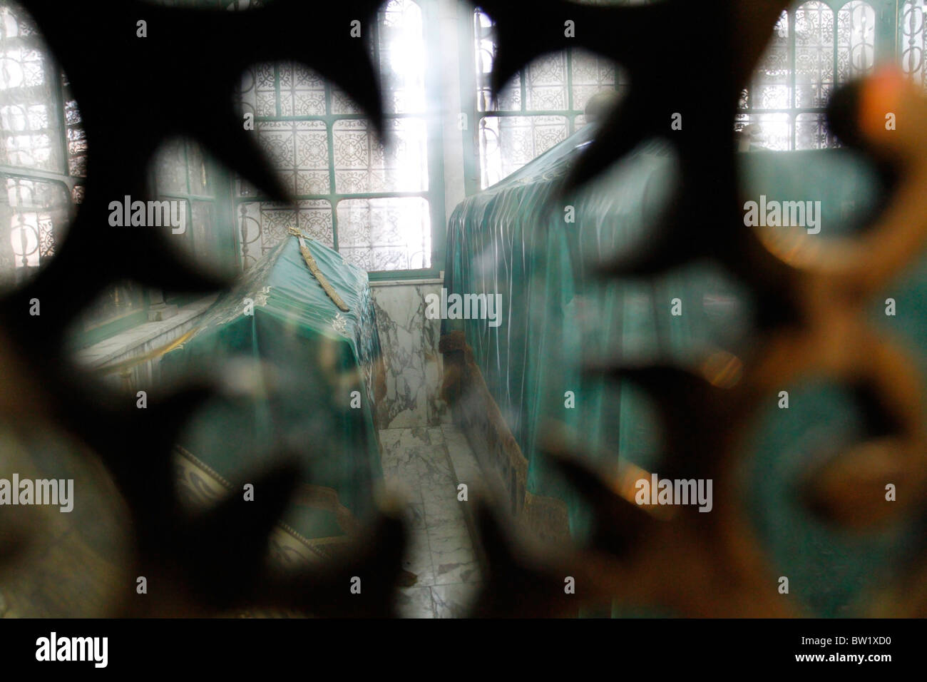 Spada sul Khalid Al-Walid tomba all'interno di Khalid Al-Walid moschea di Homs, Siria. Foto Stock