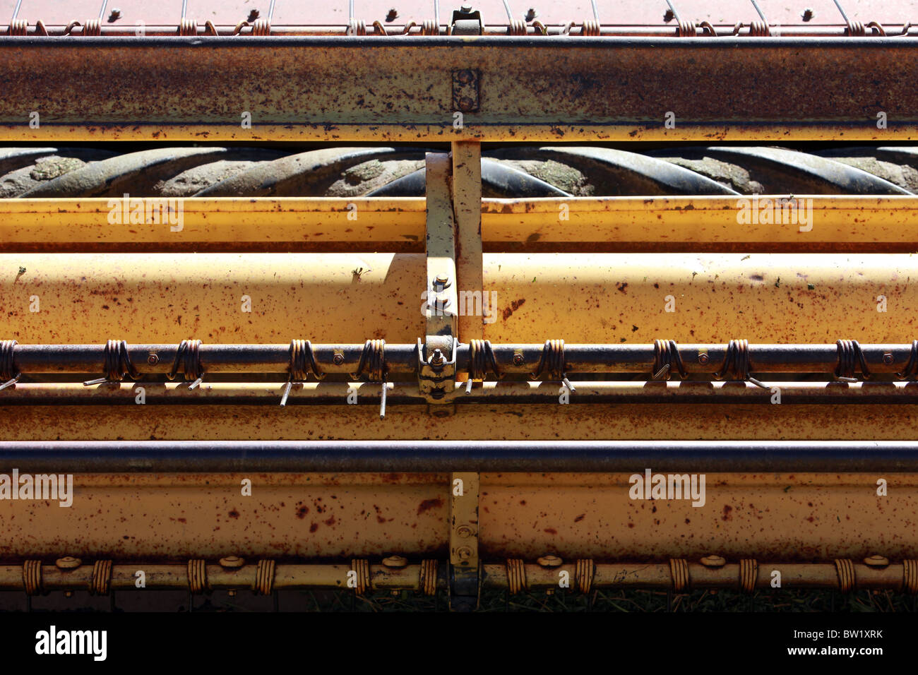 Primo piano della fattoria andanatrice o fieno cutter. Foto Stock