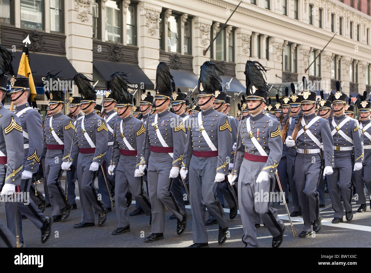 2010 veterani parata del giorno sulla Quinta Avenue in New York City. Cadetti marzo in parata. Foto Stock