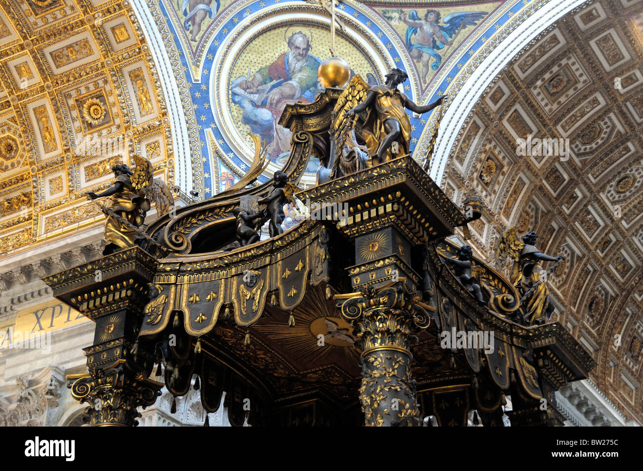 Bernini Baldacchino dettaglio, Basilica di San Pietro e la Città del Vaticano Foto Stock