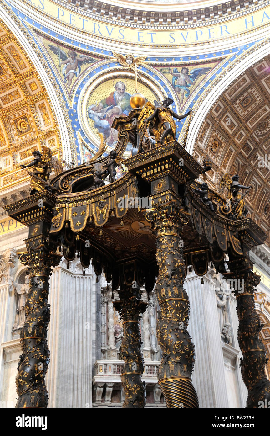 Bernini Baldacchino dettaglio, Basilica di San Pietro e la Città del Vaticano Foto Stock