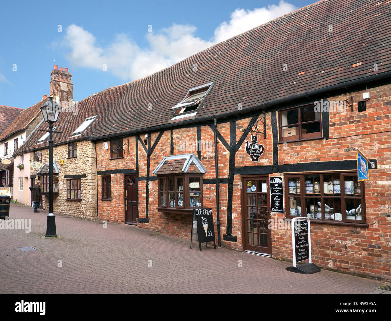 Prato a piedi l'area dello shopping in Buckingham, Inghilterra Foto Stock