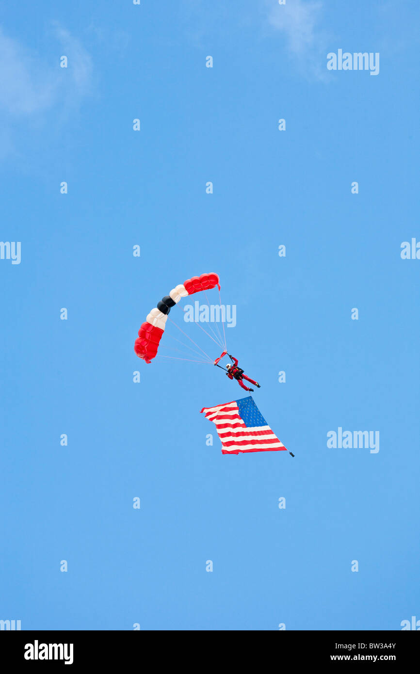 Red Devils Reggimento paracadutisti in caduta libera le prestazioni del team presso air show al NAS Jacksonville, Florida Foto Stock