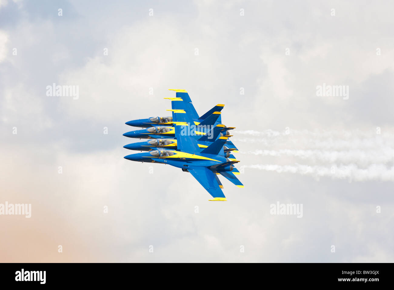 US Navy dimostrazione di volo squadrone Blue Angels eseguire in aria mostra al NAS Jacksonville, Florida Foto Stock