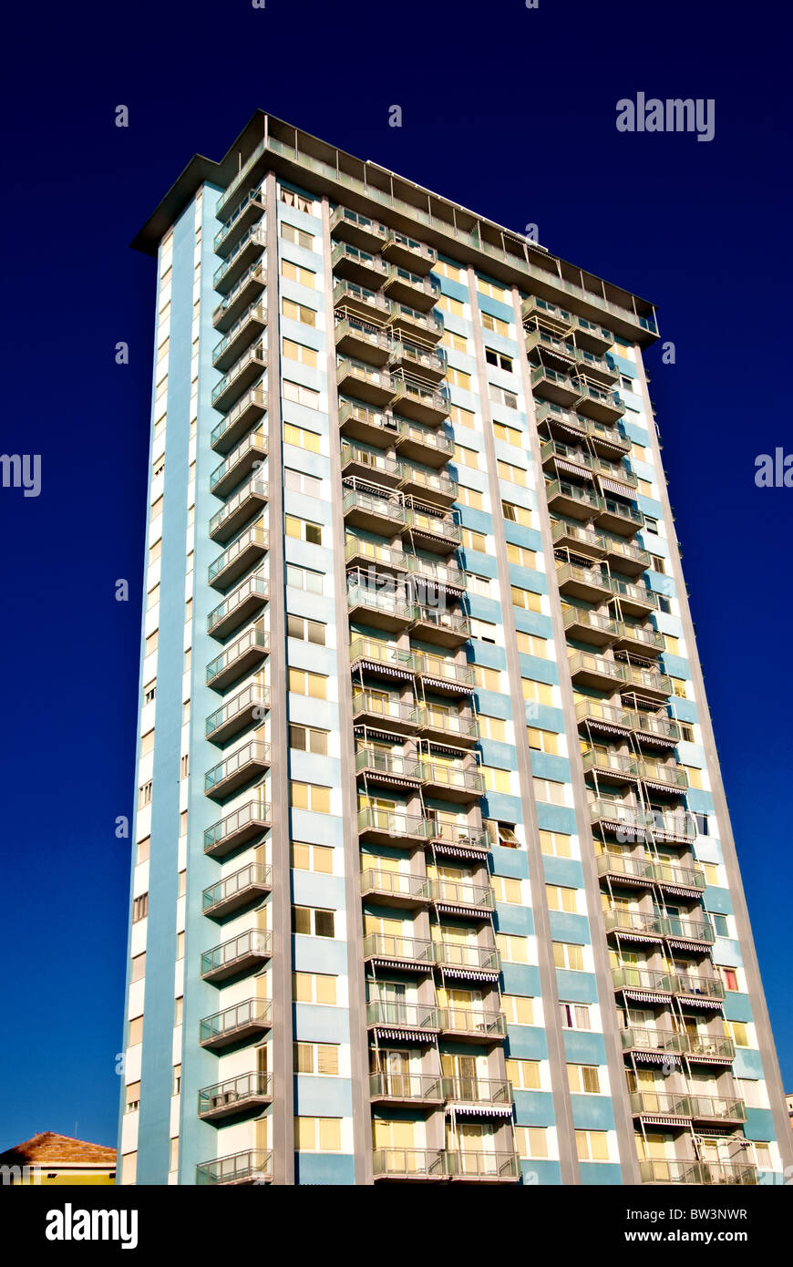Edificio alto a Follonica, Toscana, Italia Foto Stock