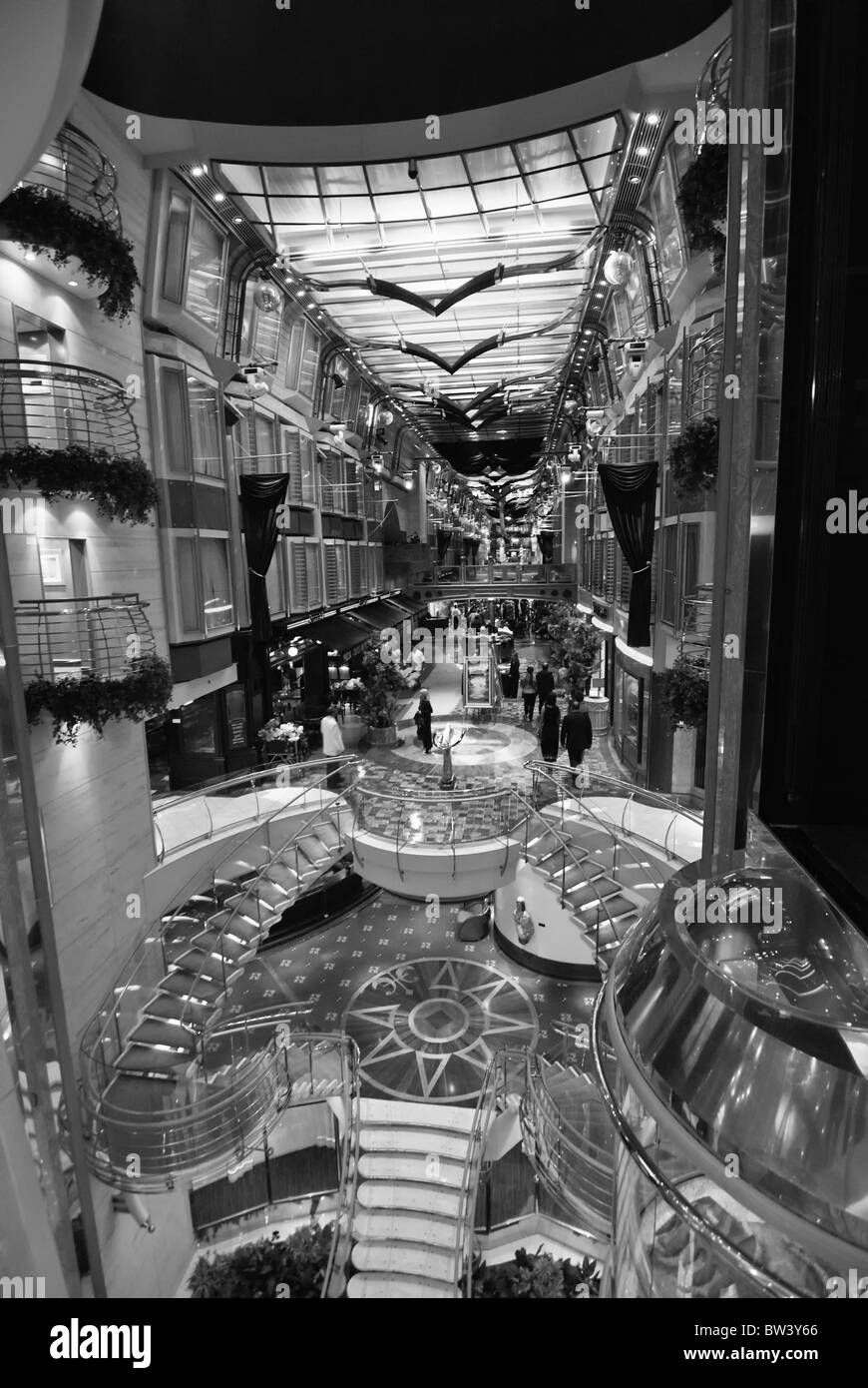 La nave di crociera interno nei Caraibi Foto Stock