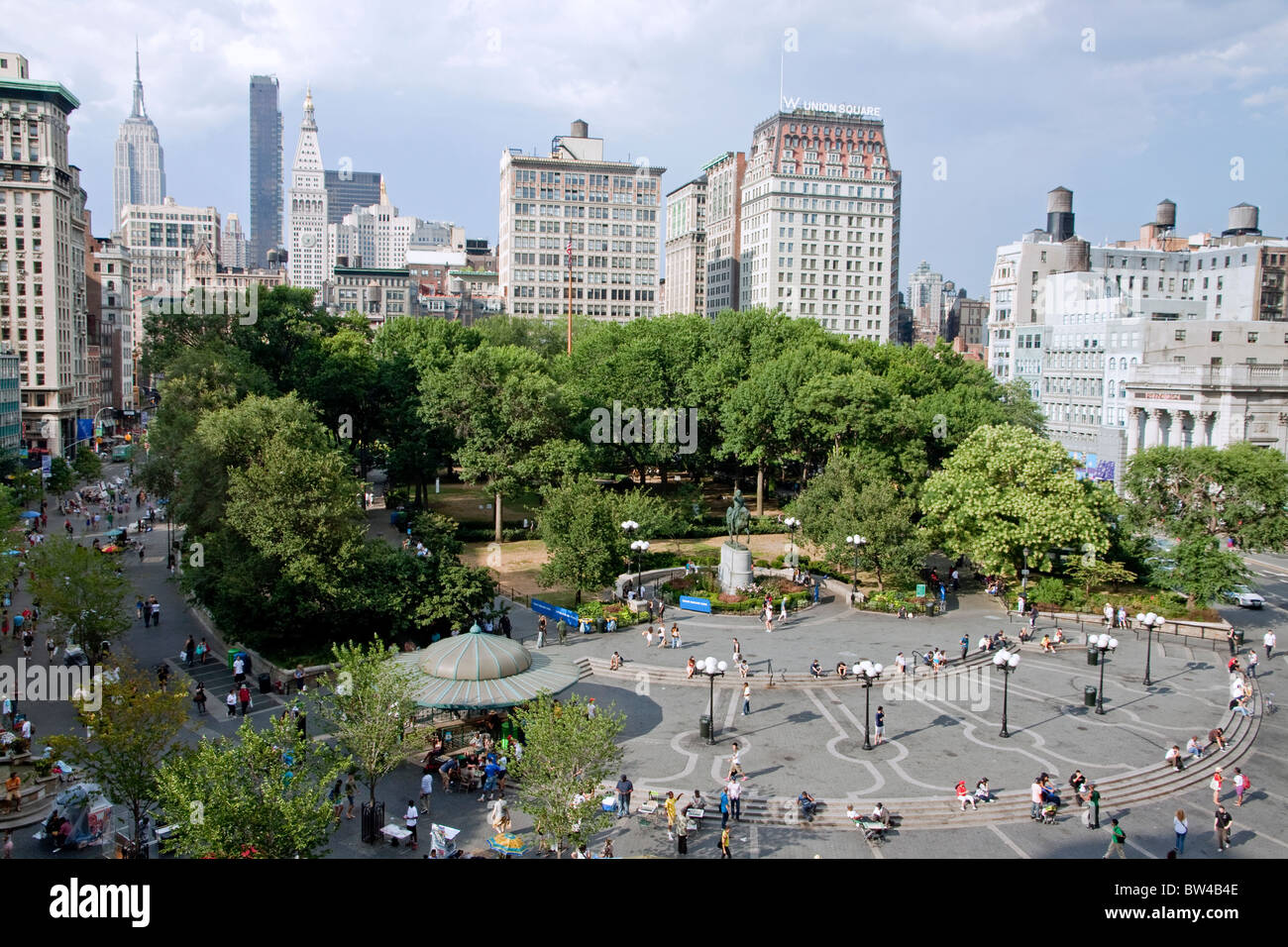 Union Square, Manhattan, New York City, estremità sud guardando a Nord. Foto Stock