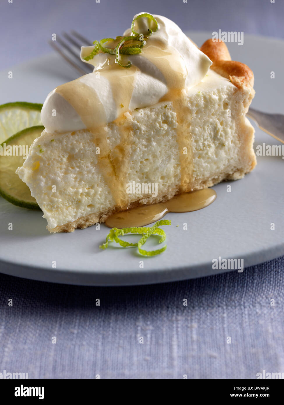 Singola fetta di lime torta chiffon Foto Stock