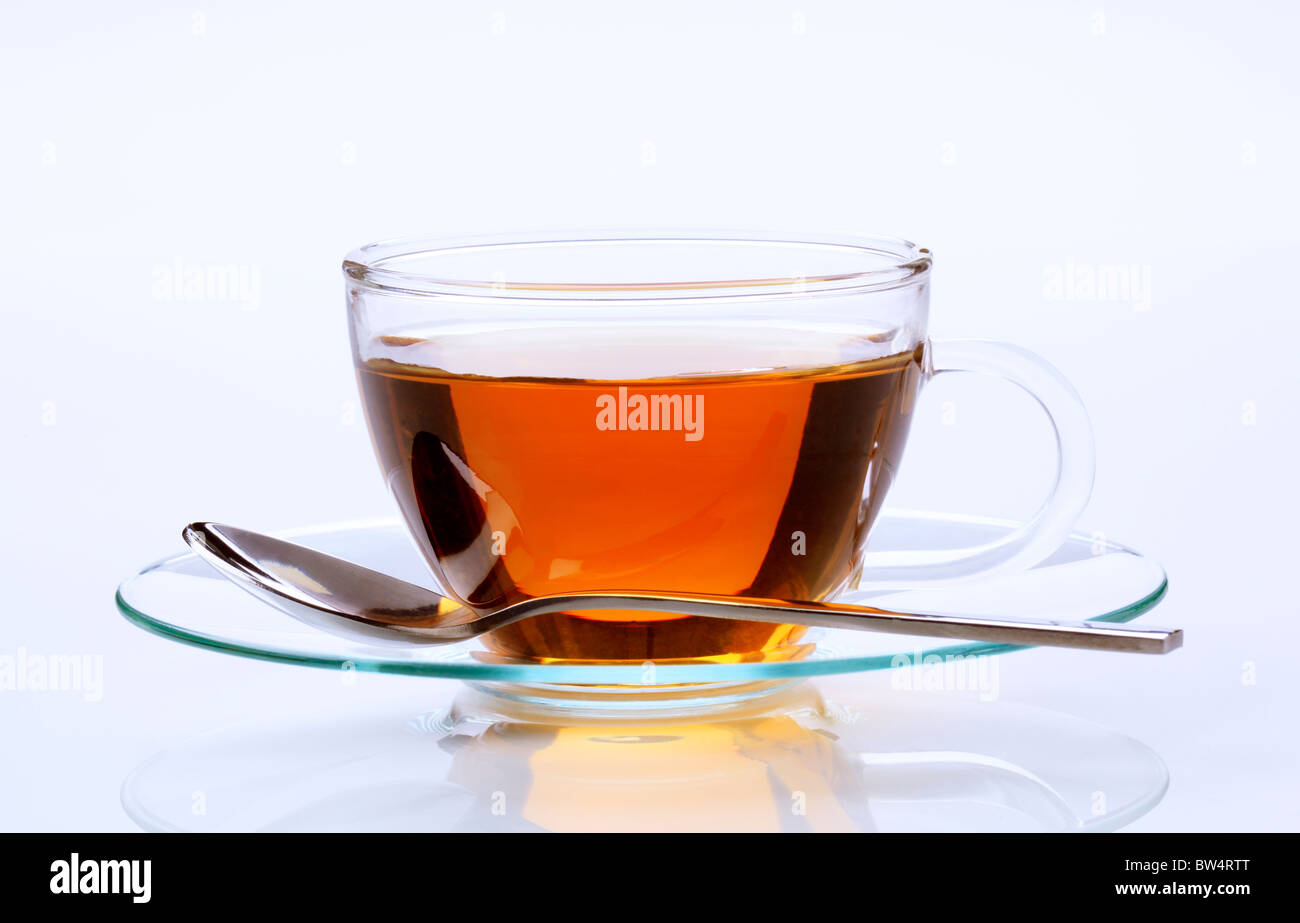 Il tè nero in un bicchiere di vetro Foto Stock