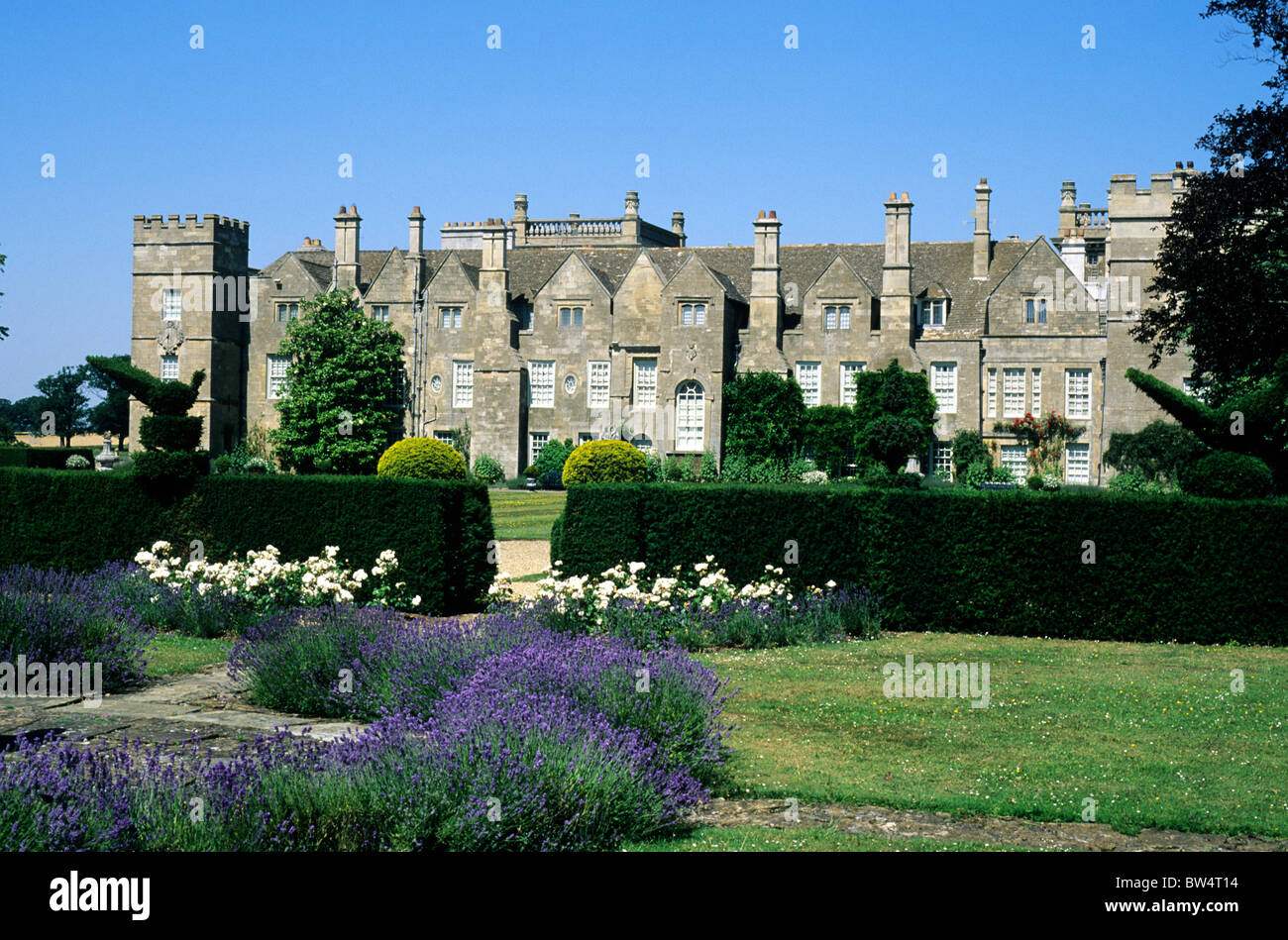 Grimsthorpe Castle e giardini, Lincolnshire Inghilterra Inglese UK grand maestosa casa case casa case castelli Foto Stock