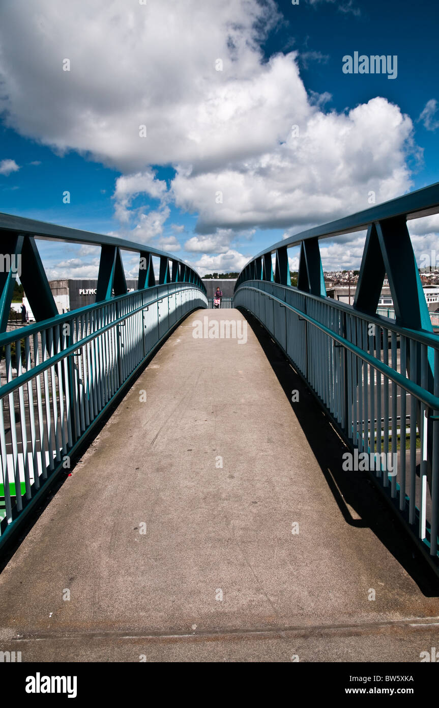 Ponte pedonale ferroviario immagini e fotografie stock ad alta ...