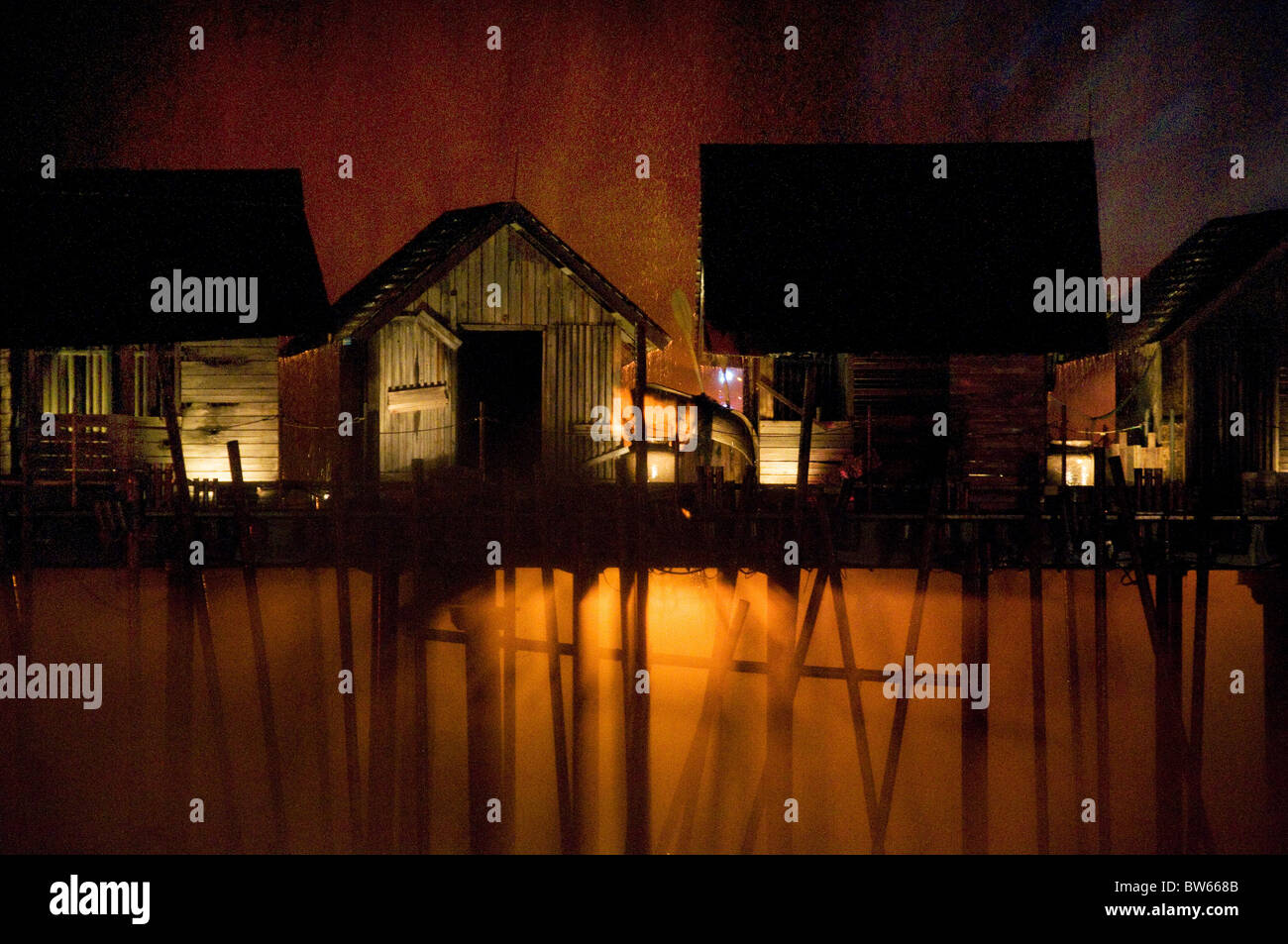 Baracche di legno su palafitte Foto Stock