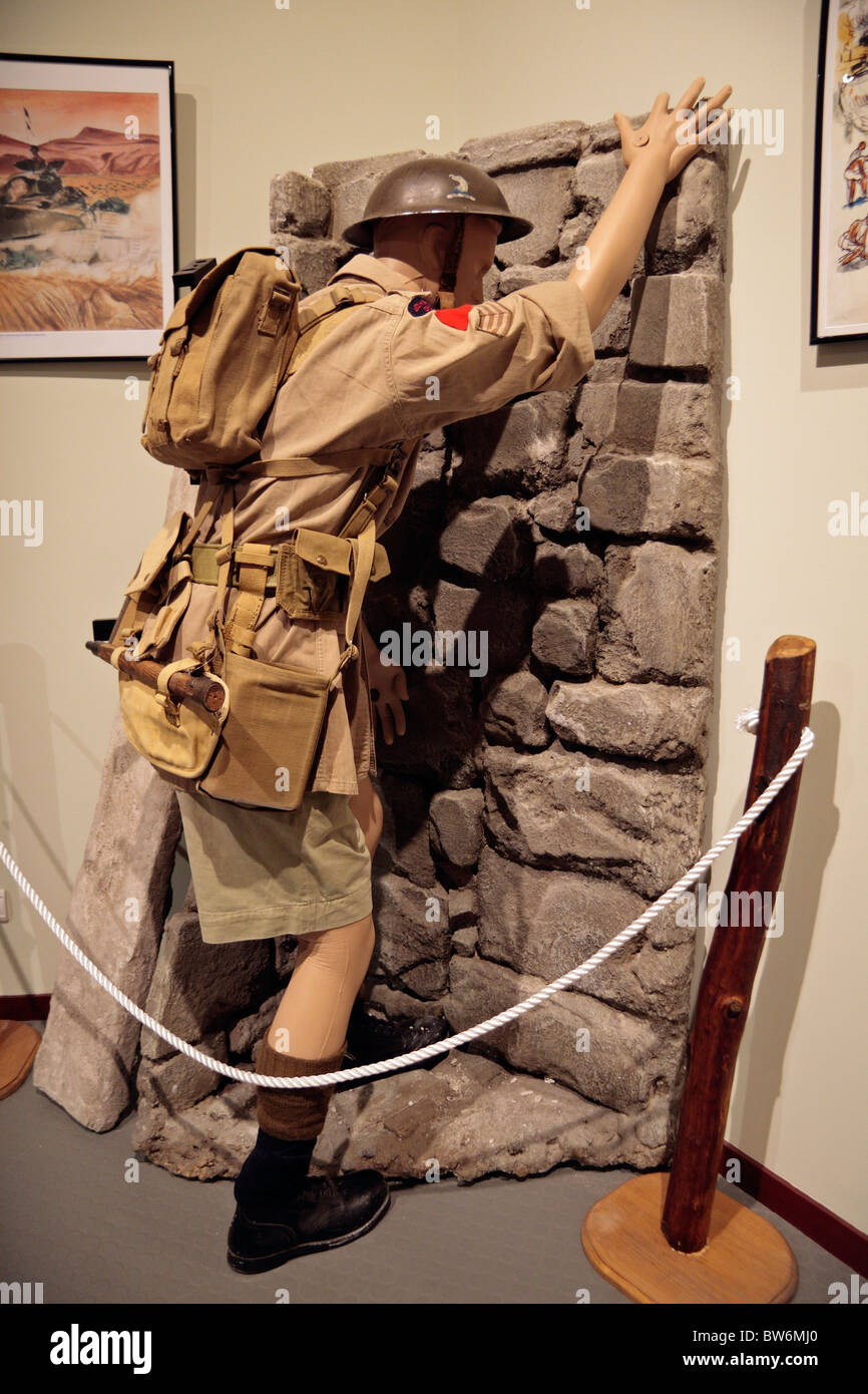 Manichino di un soldato canadese sul display a Juno Beach centre, Courseulles-sur-Mer, Normandia, Francia. Foto Stock