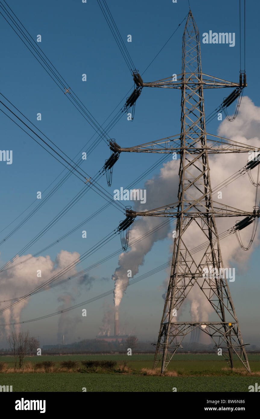 Cottam di centrali elettriche a carbone ed elettricità pilone Foto Stock