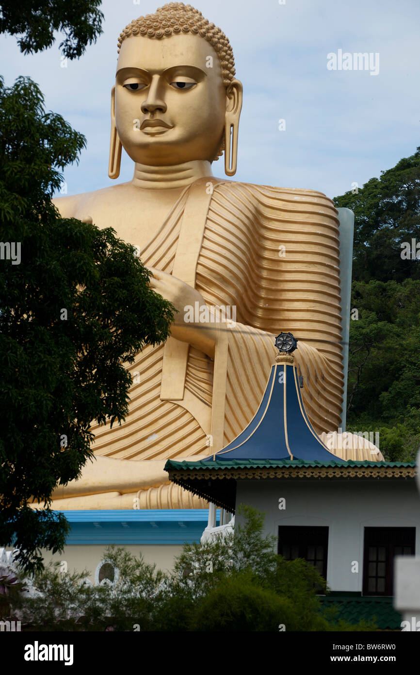 Buddha d'oro al Golden Tempio Dambulla, Sri Lanka Foto Stock