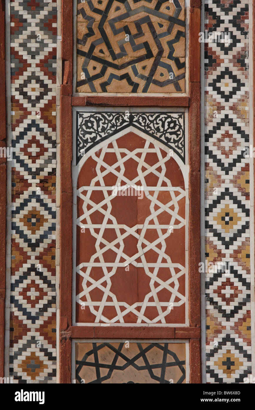Dettaglio del mausoleo Akbars in Agra, India, islamico di tipico stile Mughal Foto Stock