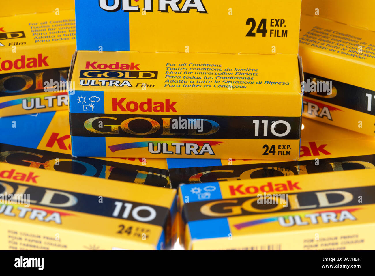 Pila di Kodak Ultra oro 110 film cartuccia Foto Stock
