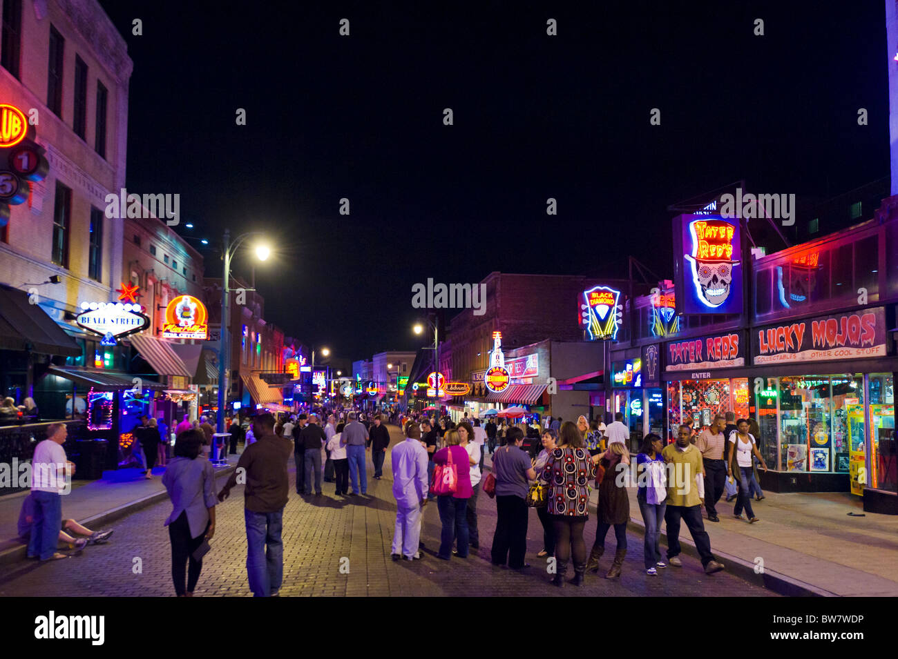 Beale Street di notte, Memphis, Tennessee, Stati Uniti d'America Foto Stock