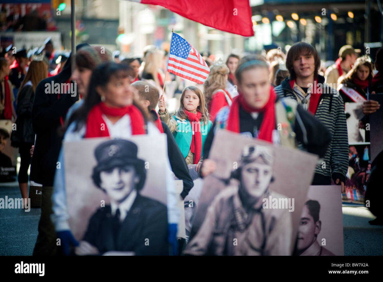 Dimostranti nel 91º anniversario del veterano del giorno Parade di New York Foto Stock